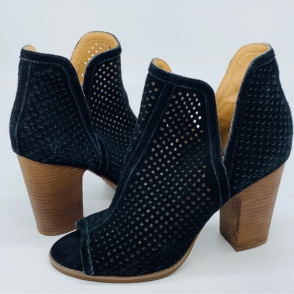 Lucky Brand Women’s Larise Peep Toe Perforated Black Booties Shoes Size 10 - Picture 2 of 10